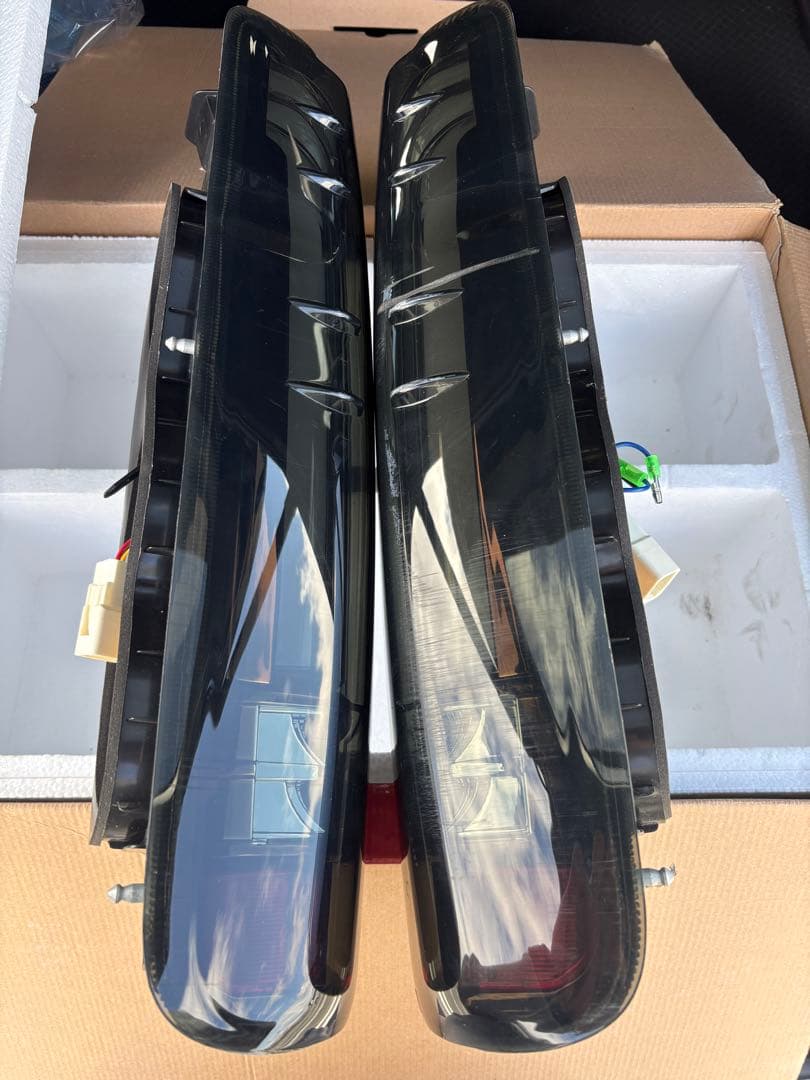 特価ハイエース テールランプ ヴァレンティ ジュエルLEDテールランプREVO