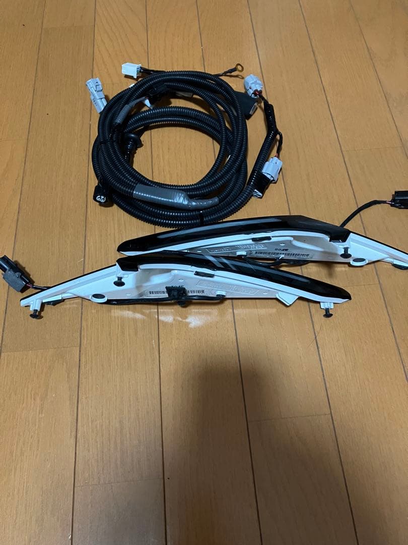 TOYOTA60系プリウス　モデリスタフロントスポイラーディライト