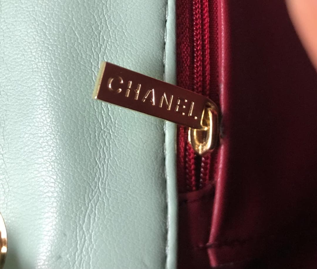 バッグ　ブルー　ハンドバッグ　レザー　ロゴ　ファッション　チェーン 中古品