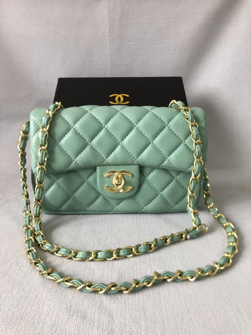 バッグ　ブルー　ハンドバッグ　レザー　ロゴ　ファッション　チェーン 中古品