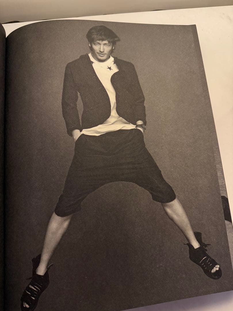 THE LITTLE BLACK JACKET 初版 2012年シャネル 写真集