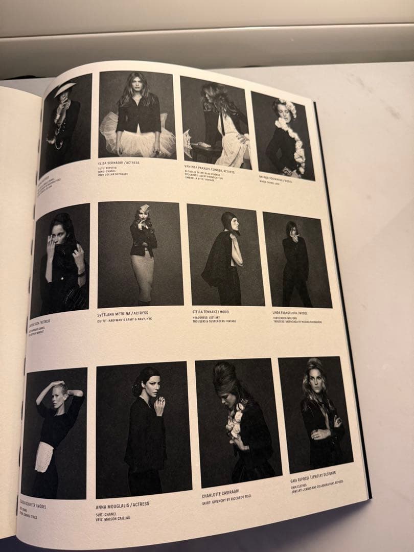 THE LITTLE BLACK JACKET 初版 2012年シャネル 写真集