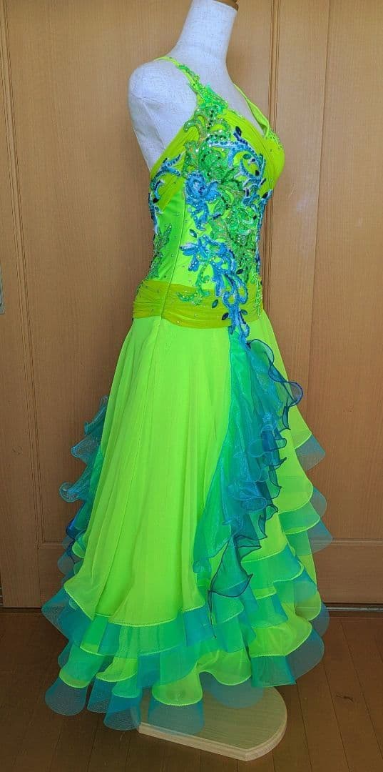 社交ダンス　蛍光イエロー✕ブルー系 ドレス　スタンダードドレス