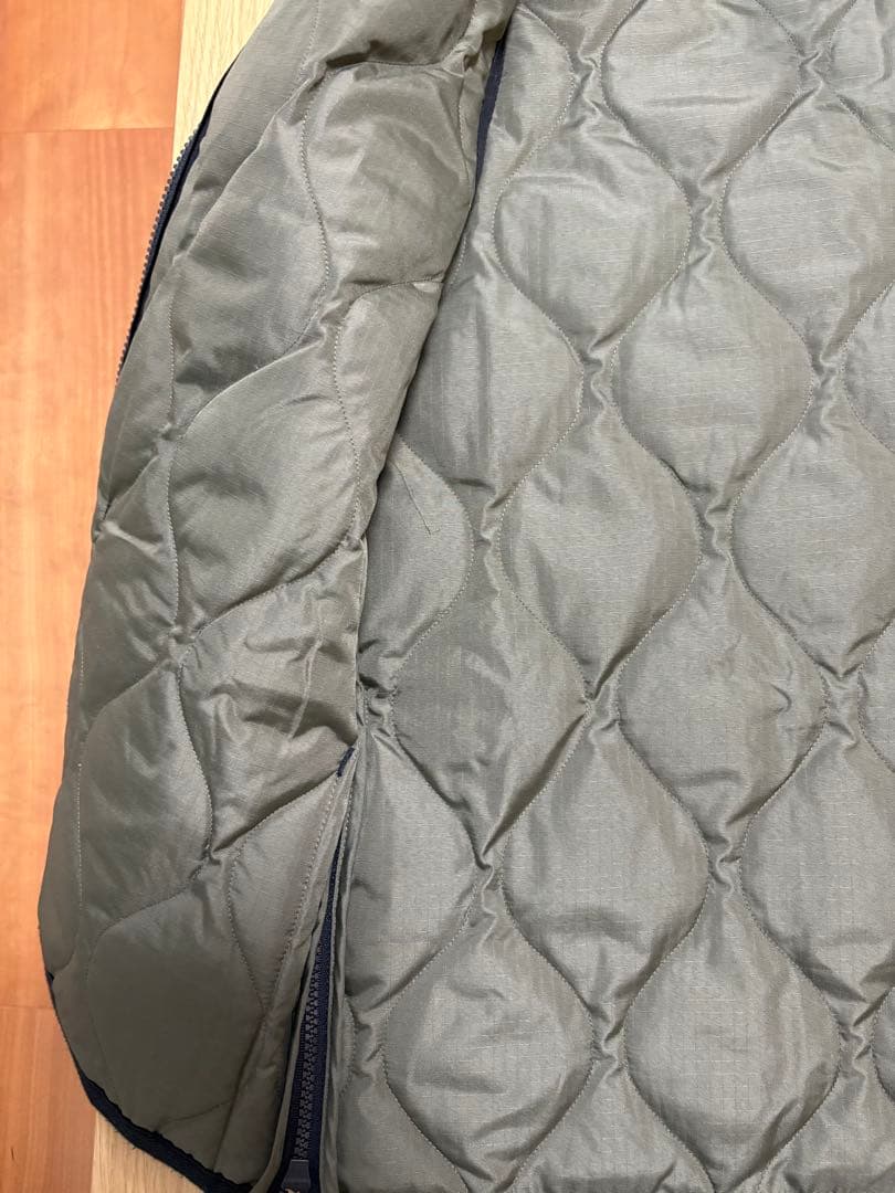 TAION/タイオン　ミリタリー Vネックジップ ダウンベスト　ブラック　M