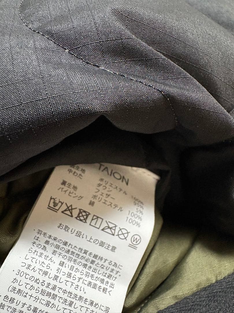 TAION/タイオン　ミリタリー Vネックジップ ダウンベスト　ブラック　M