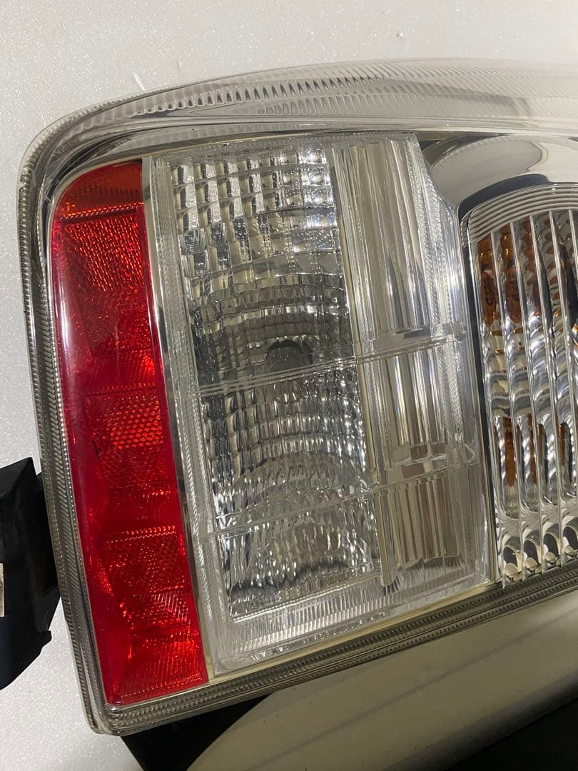 プリウス30系 テールランプ 左右セット 純正 美品