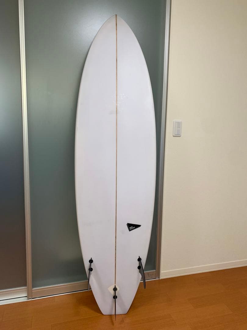 サーフボード　スリーウェザー　スタンダードショート　専用ケースとFCSフィン付