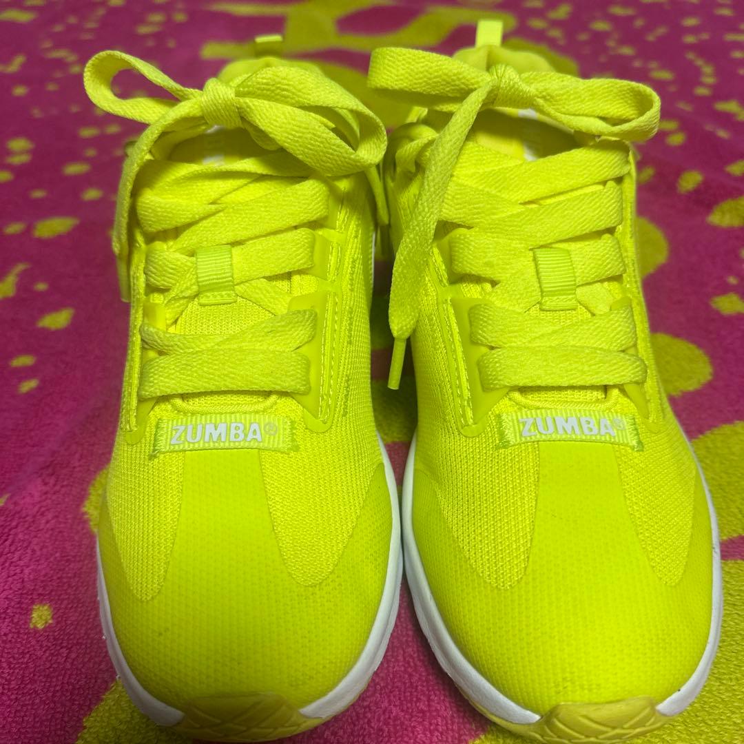 お値下げ！ZUMBAシューズZUMBAイエローsize6 23am