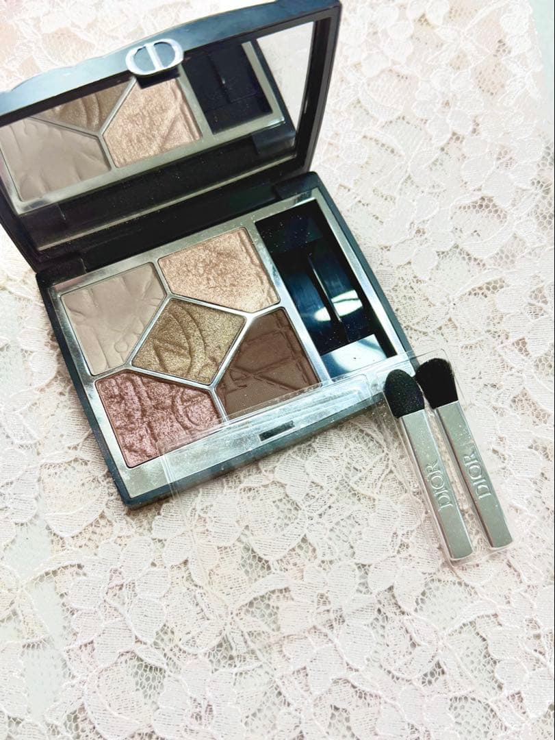 【極美品✨️】限定品❣️ディオールショウサンククルール647 シルクトープ♥️