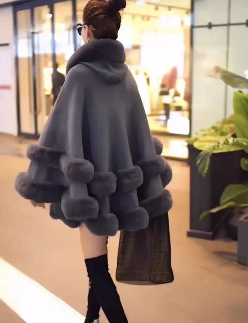 フェイクファーケープアウター✨ゴージャスなお出かけアイテム