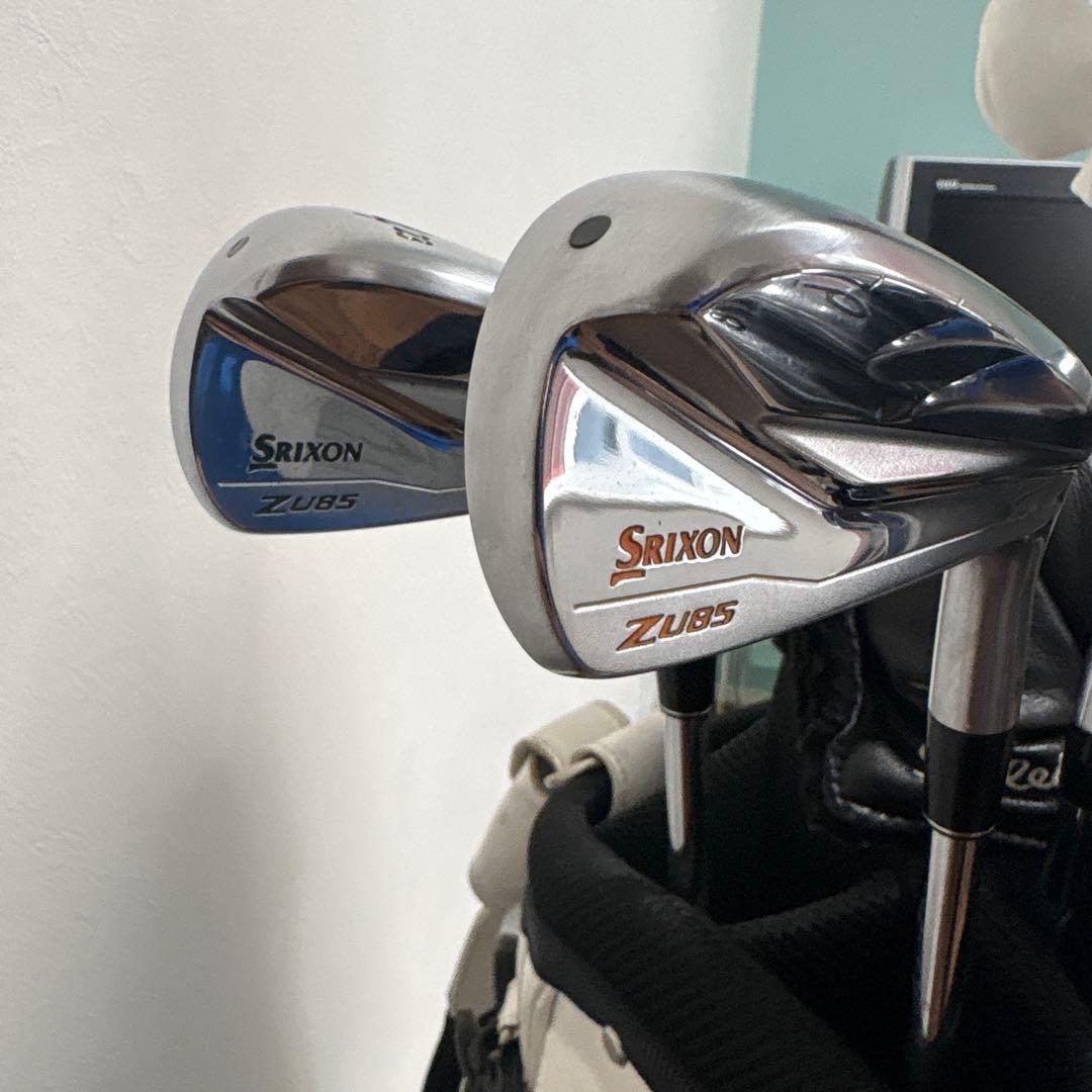 Titleist ホワイトキャディバッグ クラブ付き