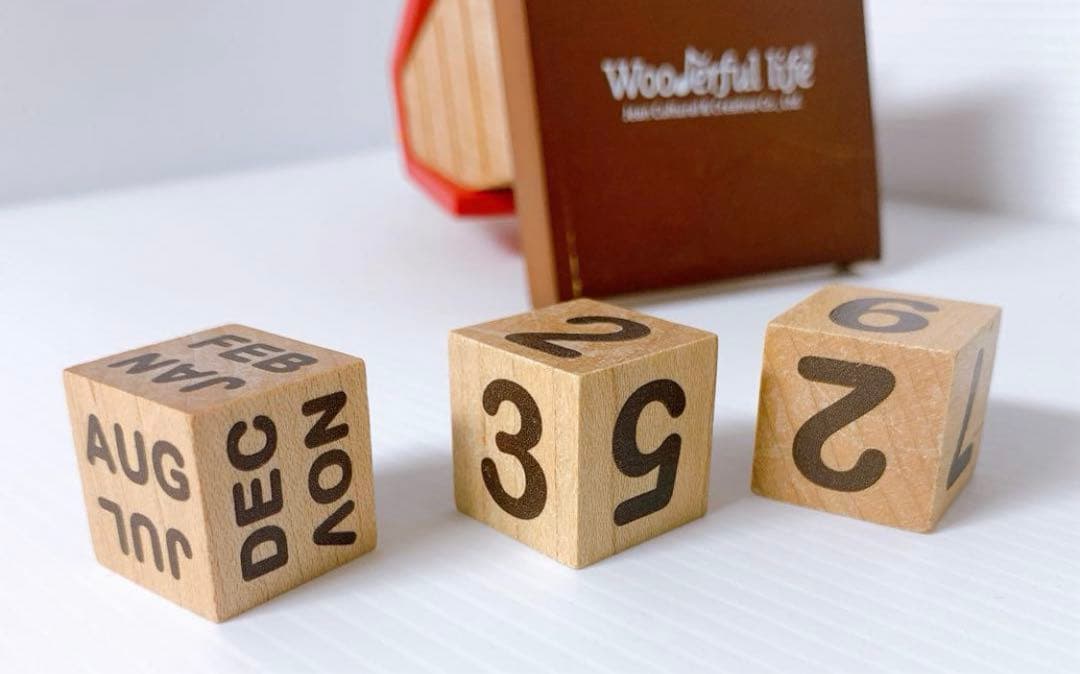 スヌーピー 木製　サイコロ　万年カレンダー　ウッドストック