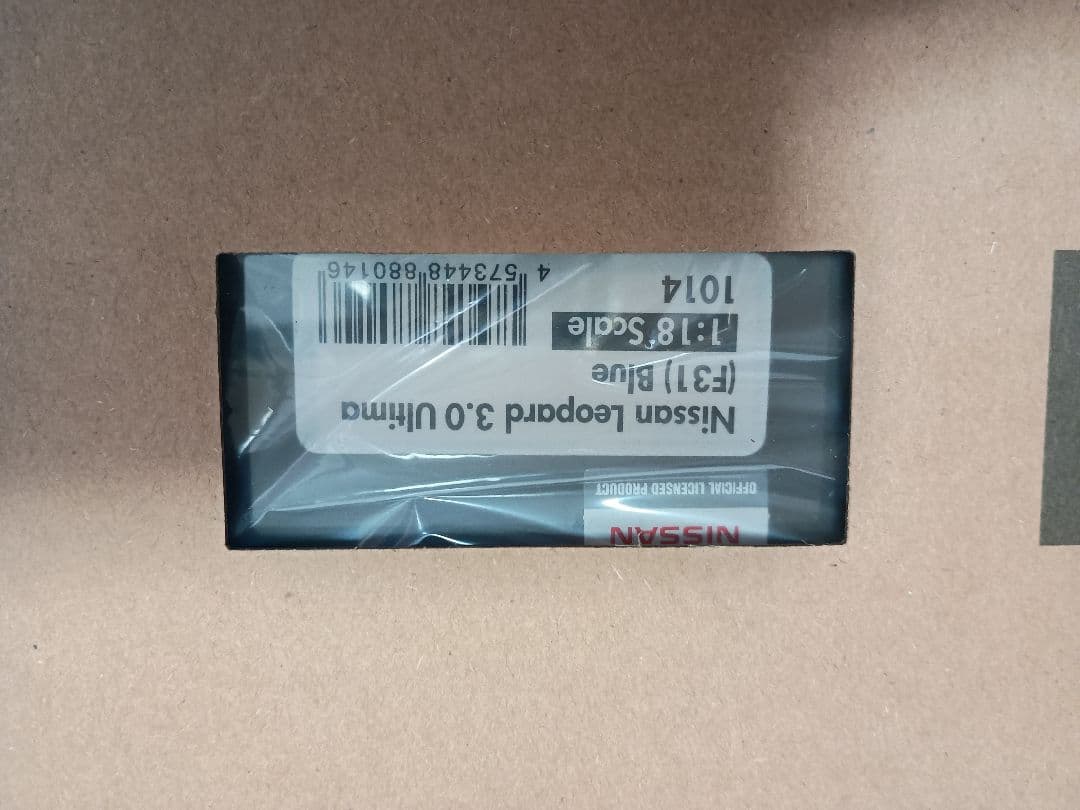 イグニッションモデル　1/18 レパード 3.0アルティマ　F31