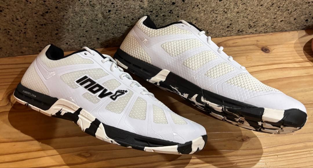 イノヴェイト　トレーニング f-lite 235 inov8 inov-8