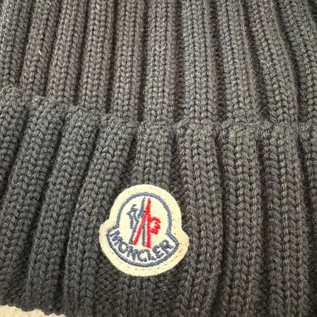 モンクレール　ブラック ニット帽 ポンポン付き