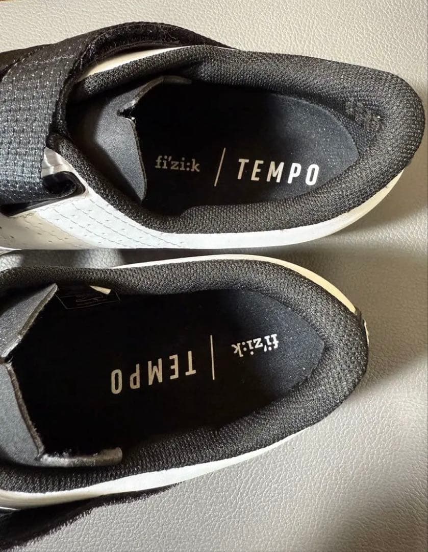 フィジーク　TEMPO R5 パワーストラップ　シューズ ホワイトブラック 40