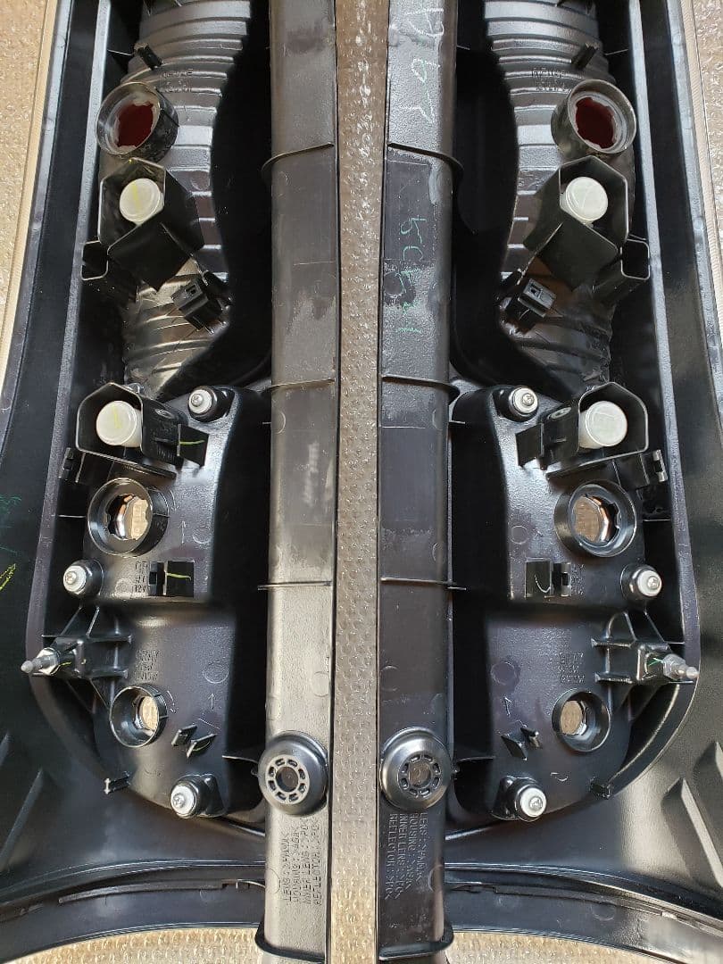 新品未使用 c26 セレナ ノーマル テール ライト ランプ 2個セット