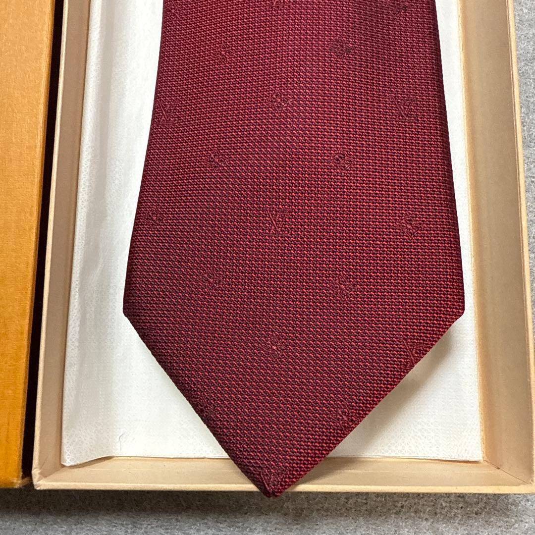 美品　ルイヴィトン　ネクタイ　赤　モノグラム　シルクジャガード