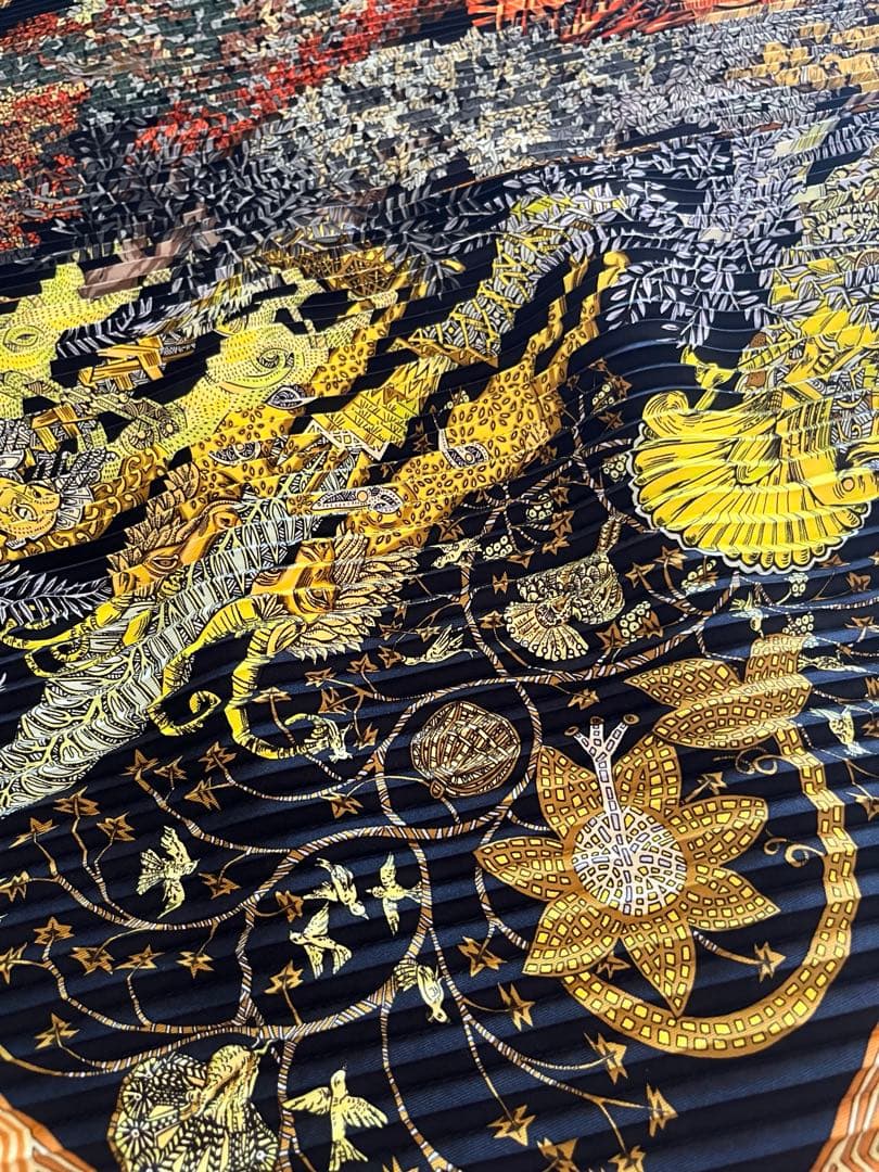 エルメス　プリーツスカーフ