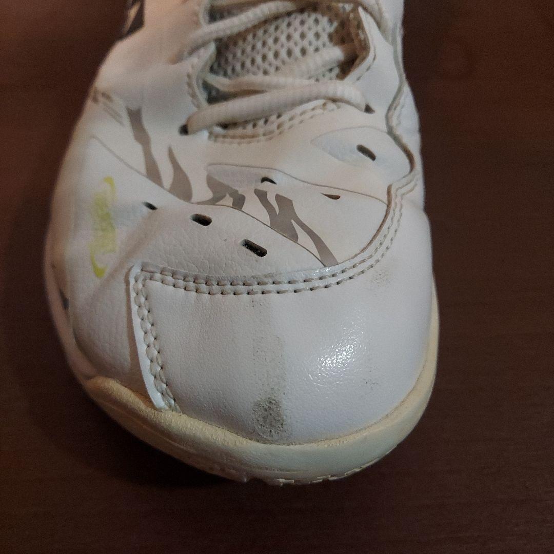 YONEX パワークッション65Z ホワイトタイガー27.5㎝ 中古