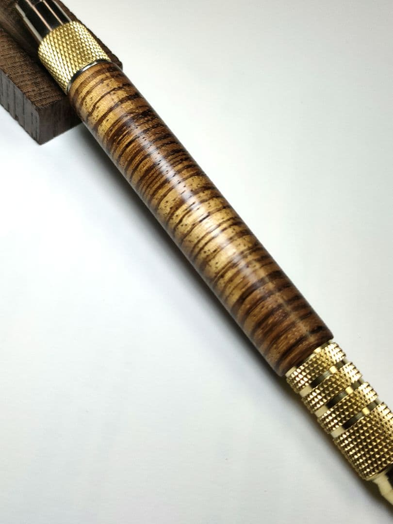 【ゼブラウッド】デュラクリックボールペン