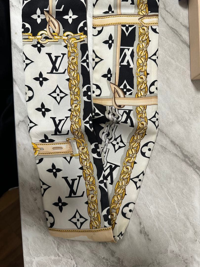 LOUIS VUITTON バンドー　スカーフ ブラック・ホワイト