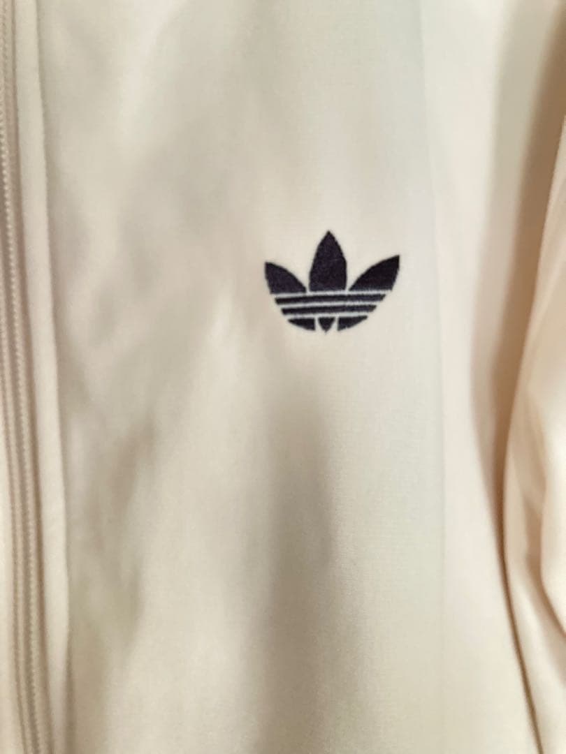 adidas クリーム色 ジャージジャケット