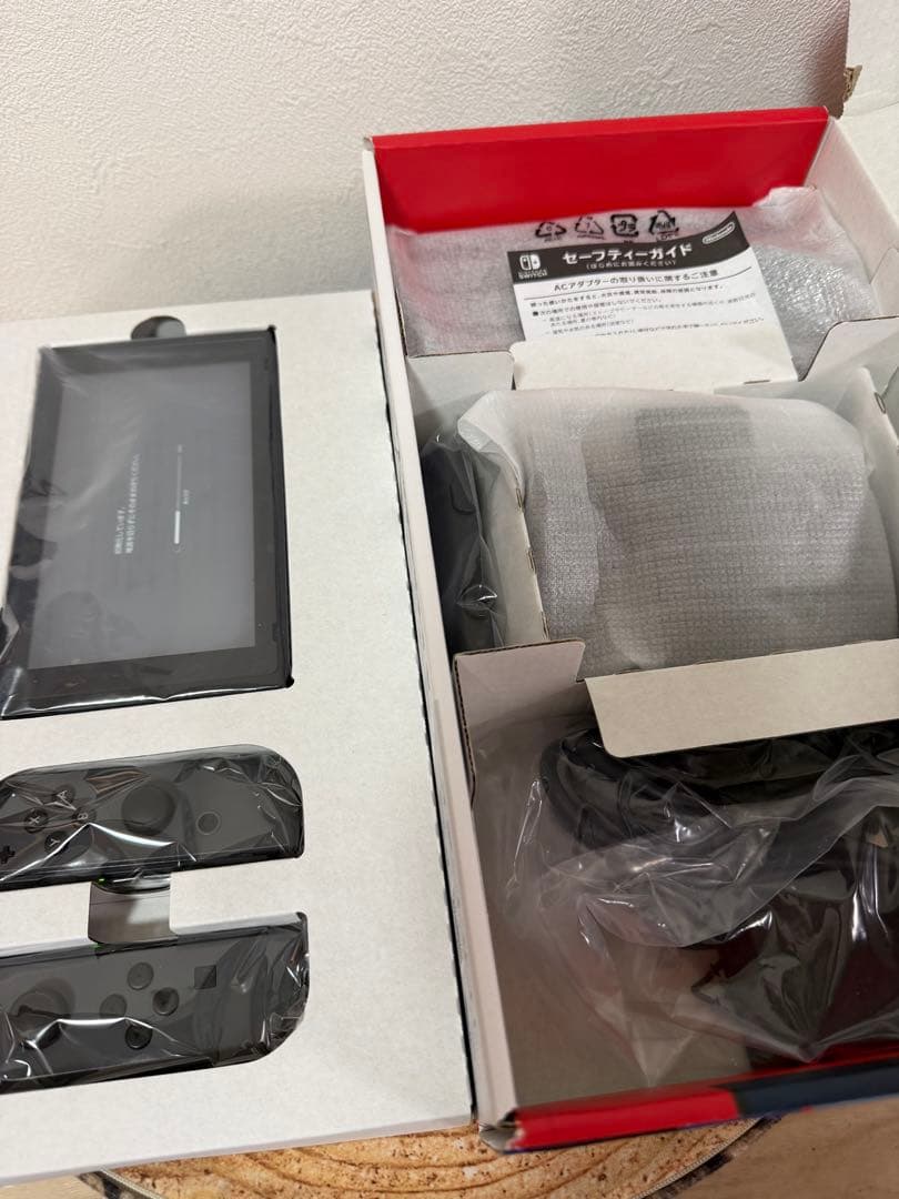 Nintendo Switch ニンテンドースイッチ本体　グレー①