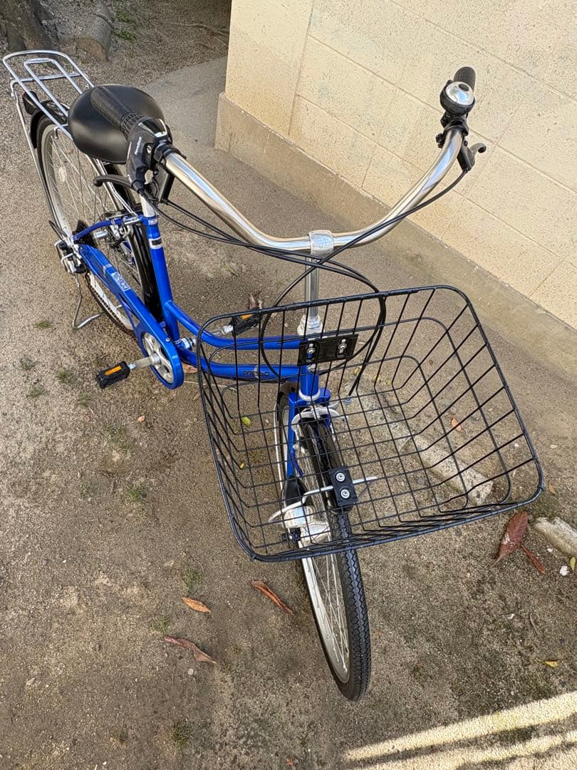 新品タイヤ！オートライト&変速付き軽快車[後席チャイルドシート対応]青(26㌅)