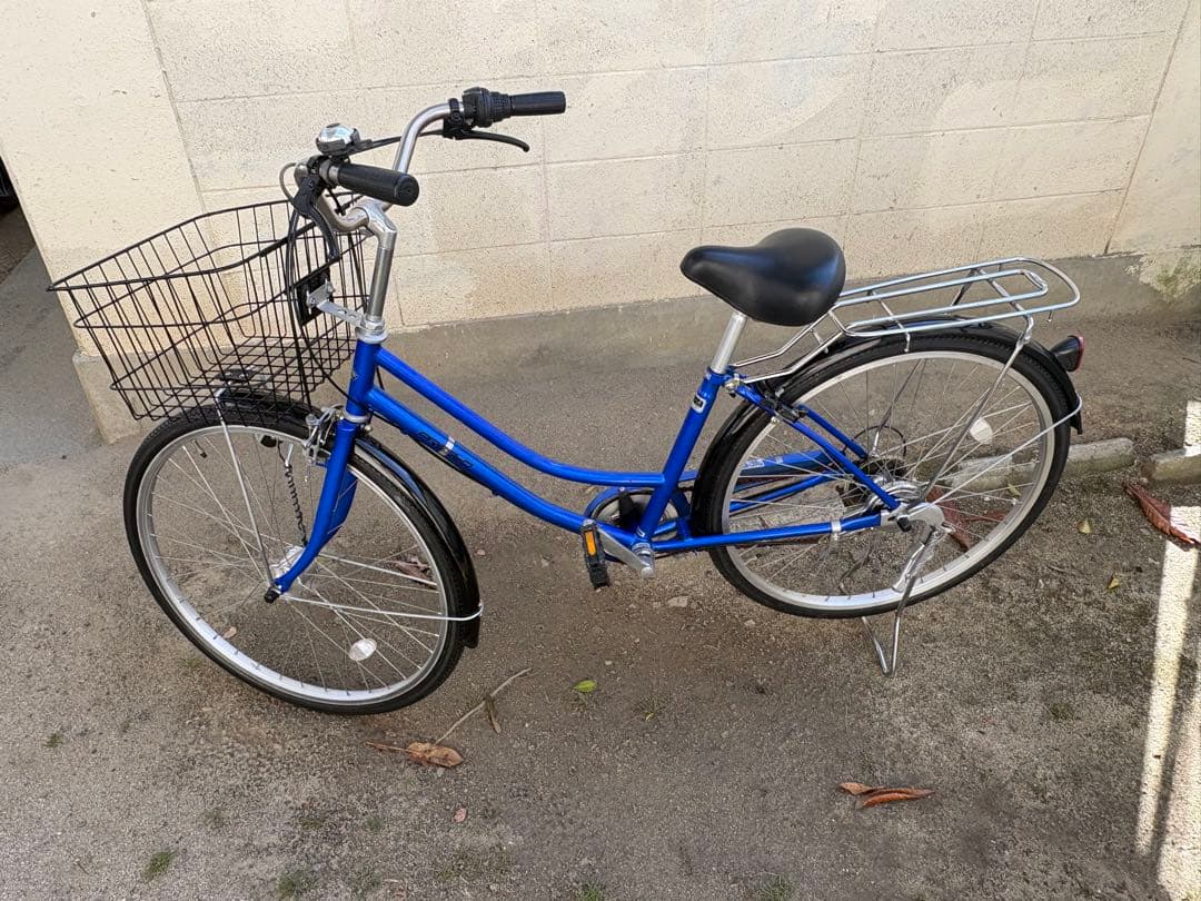 新品タイヤ！オートライト&変速付き軽快車[後席チャイルドシート対応]青(26㌅)