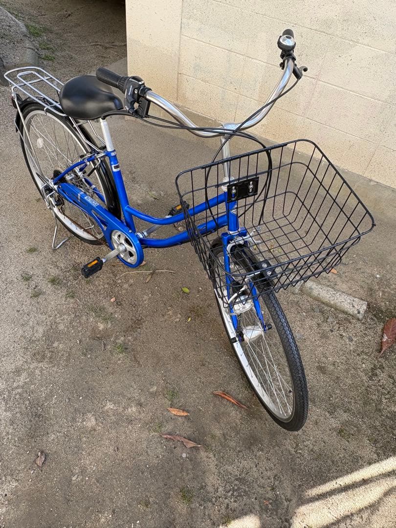 新品タイヤ！オートライト&変速付き軽快車[後席チャイルドシート対応]青(26㌅)