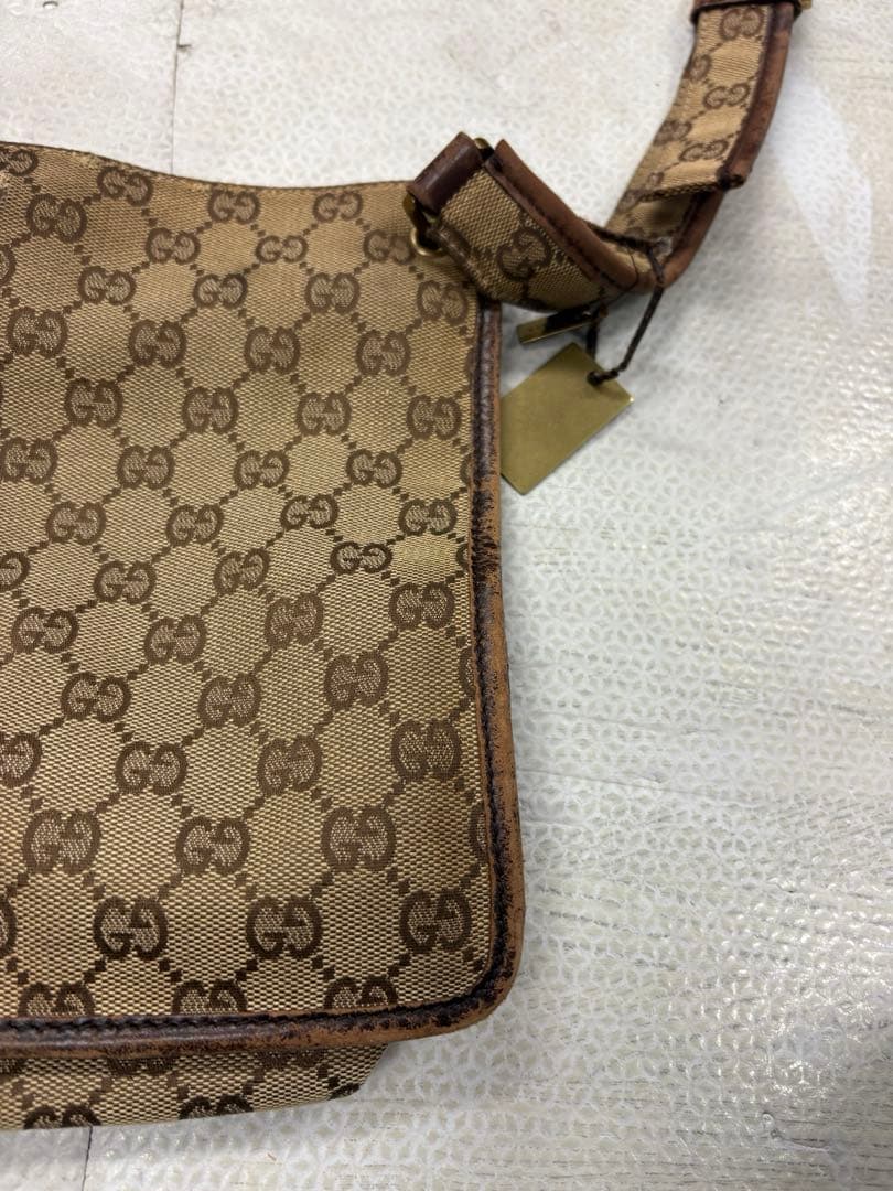 GUCCI ショルダーバッグ 男女兼用 斜めがけ