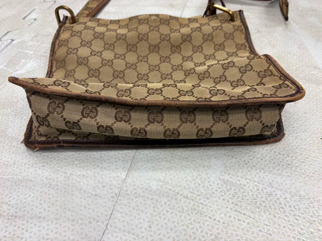 GUCCI ショルダーバッグ 男女兼用 斜めがけ