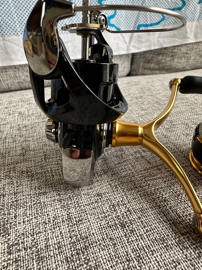 美品 ダイワ 23レガリス LT2500D スピニングリール ダブルハンドル交換