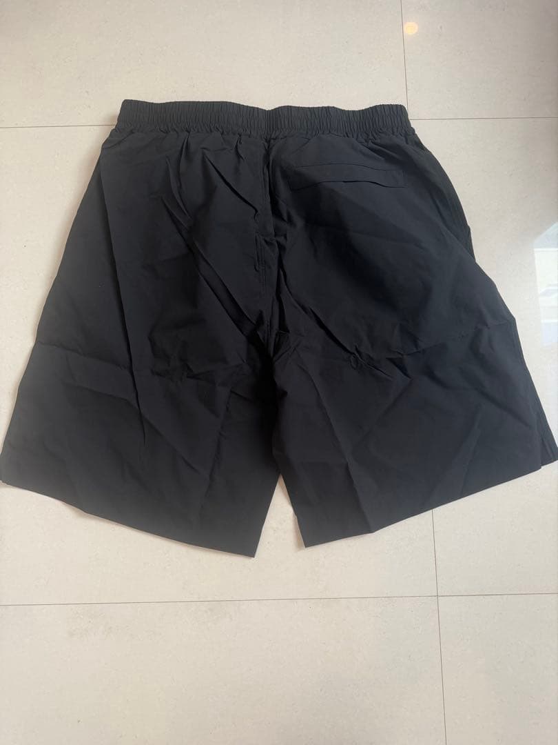 【Admiral】新品未使用タグなし　黒　短パン