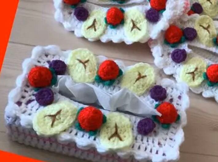 ボックスティッシュカバー　ティッシュケース　ケーキ　手編み