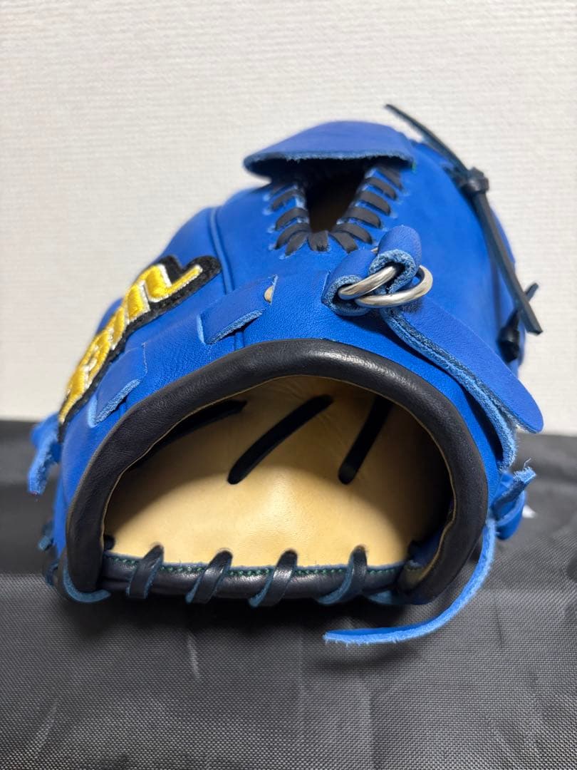 ベースマン　軟式オーダーグラブ　投手用　スチーム型付け　未使用
