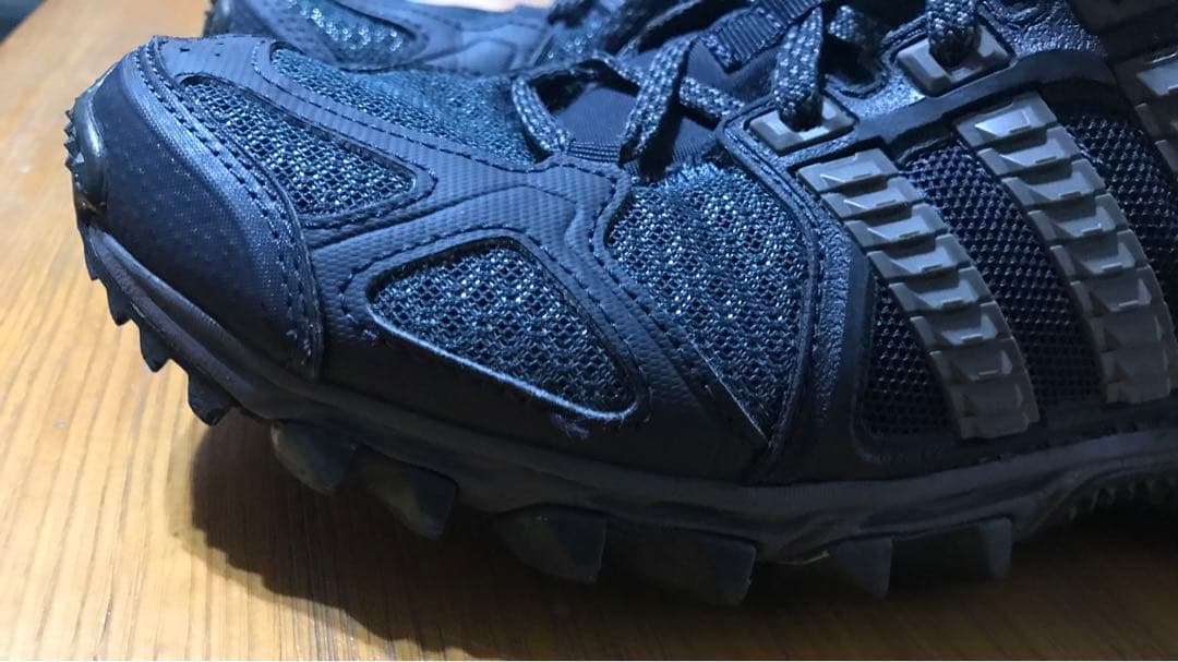 adidas【ランニングシューズ】