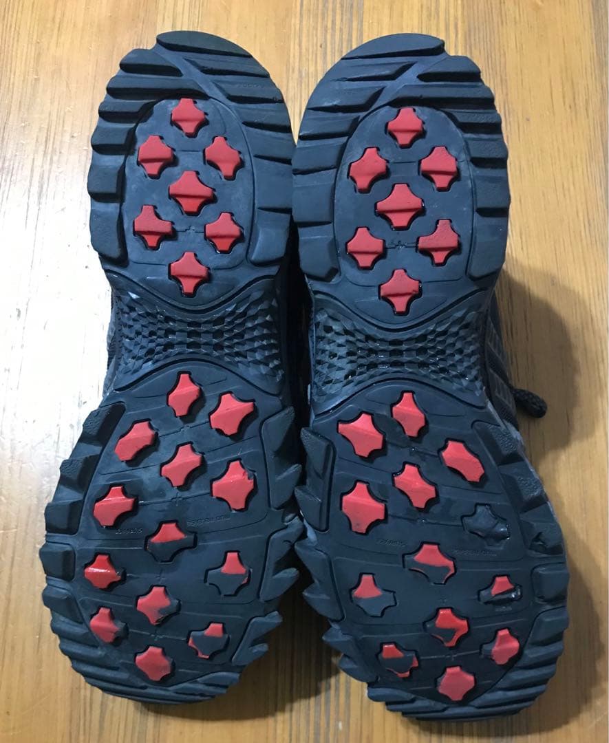 adidas【ランニングシューズ】