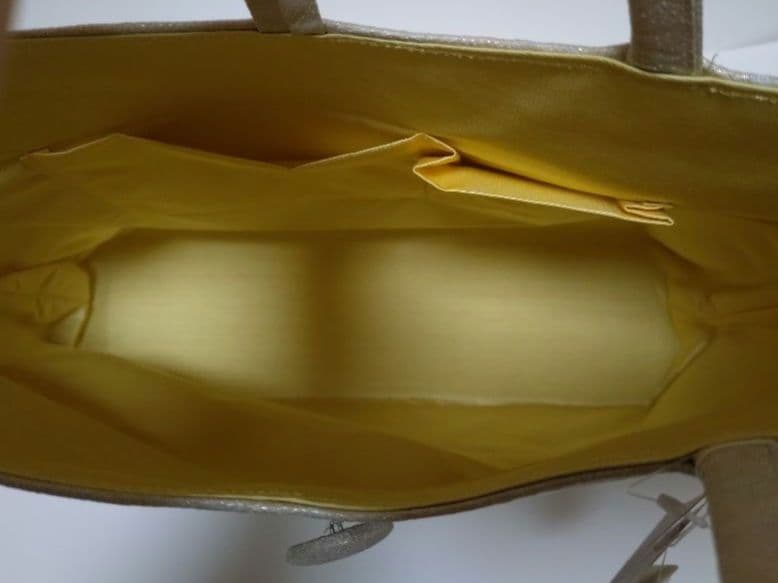 最終価格！和装用バッグ 　花柄 　日本製　新品未使用品　軽い　自立光沢有り