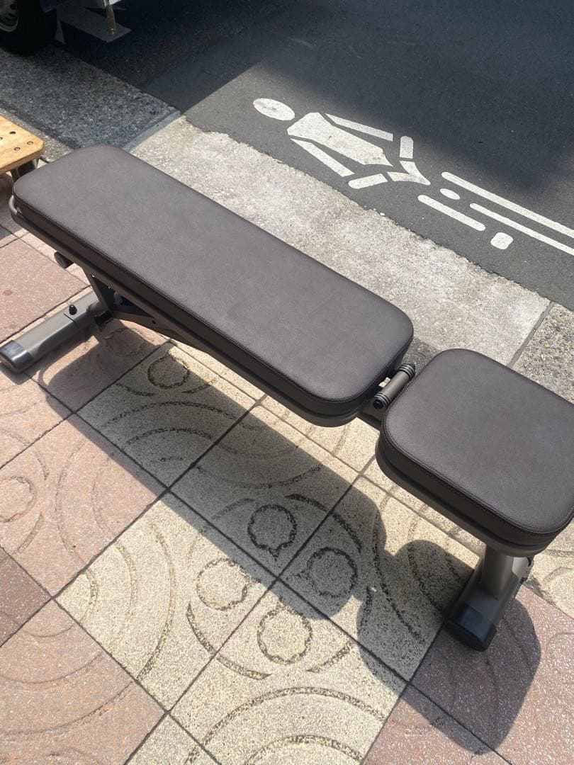 リーディングエッジ　インクラインベンチ　マルチポジション　角度調整　トレーニング