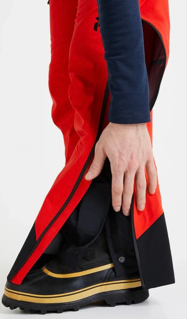 美品　ピークパフォーマンス スキースノボ　ゴアテックスパンツ　メンズLサイズ相当