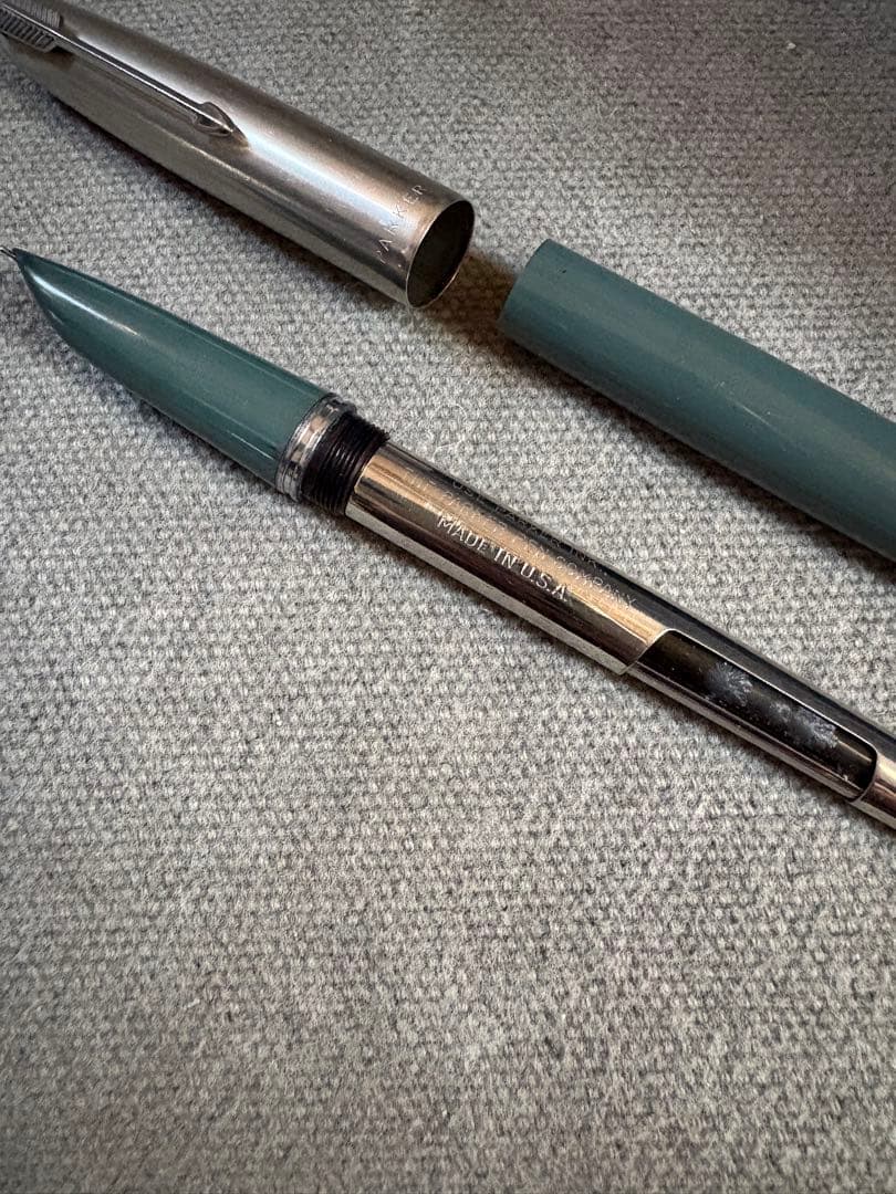 K*a様 緑色 キャップ式 万年筆／パーカー万年筆51
