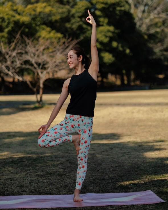 【極美品/2025新作】LITHEE松島花さん着用リリカルフラワークロスレギンス