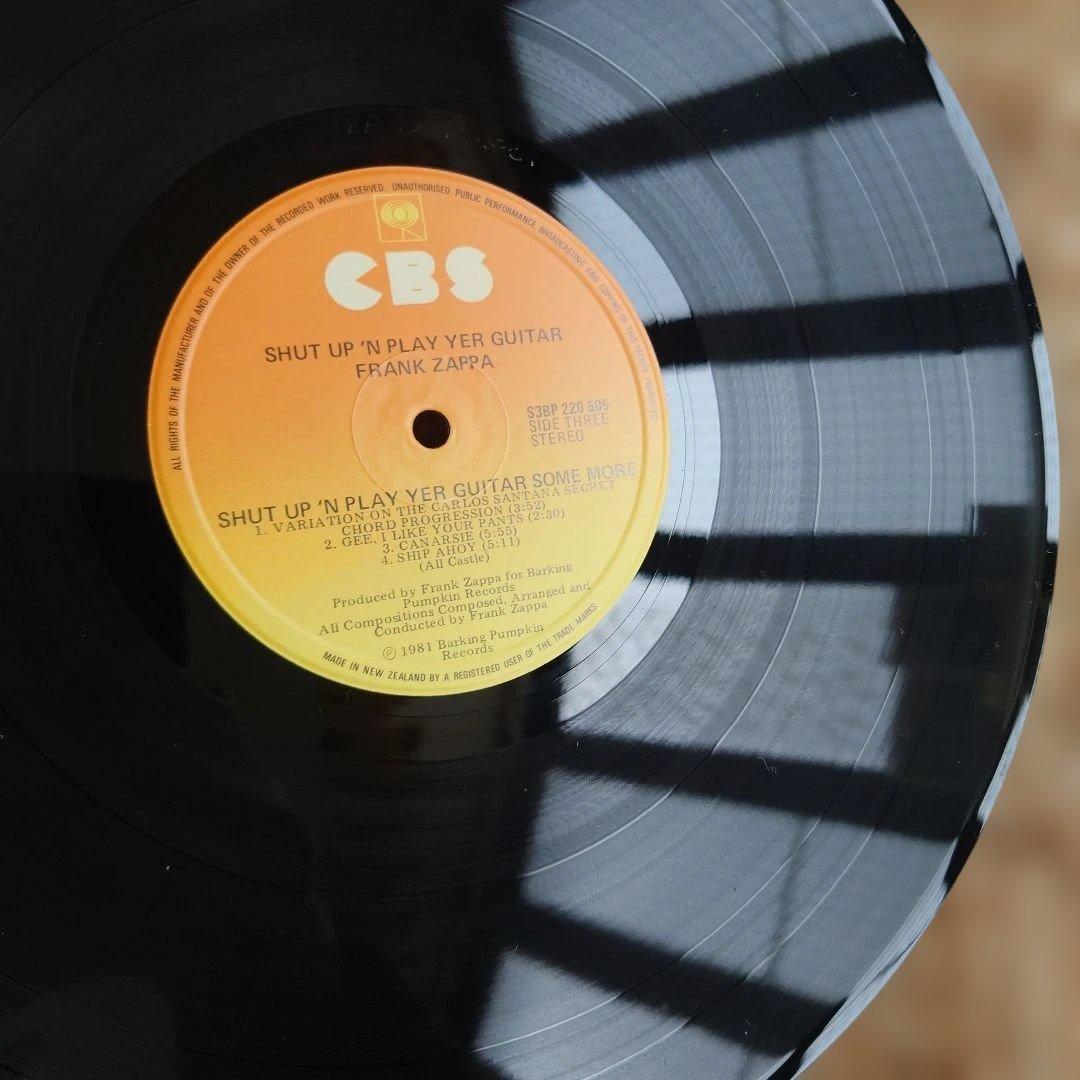 洋楽 Shut Up 'n Play Yer Guitar - Frank Zappa