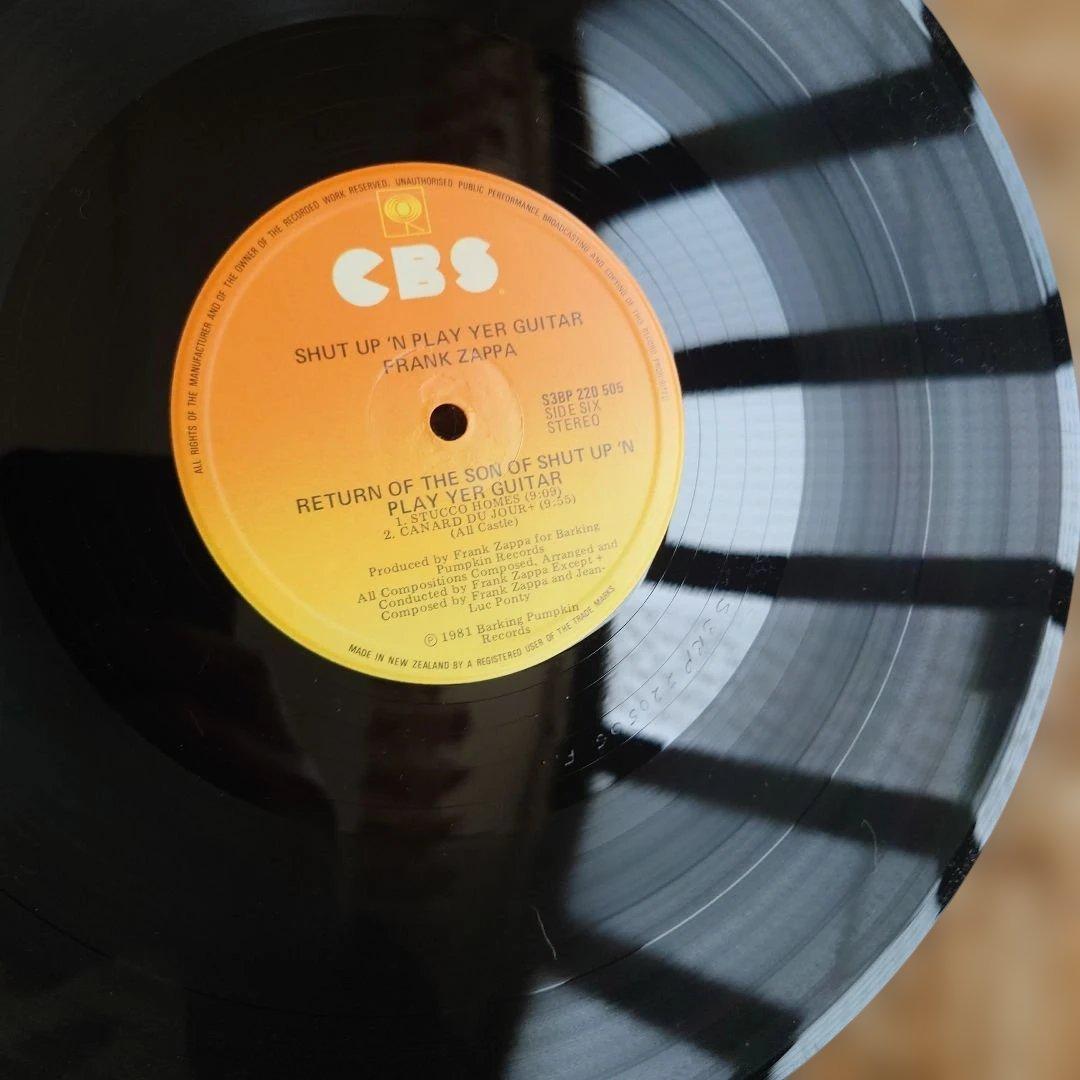 洋楽 Shut Up 'n Play Yer Guitar - Frank Zappa