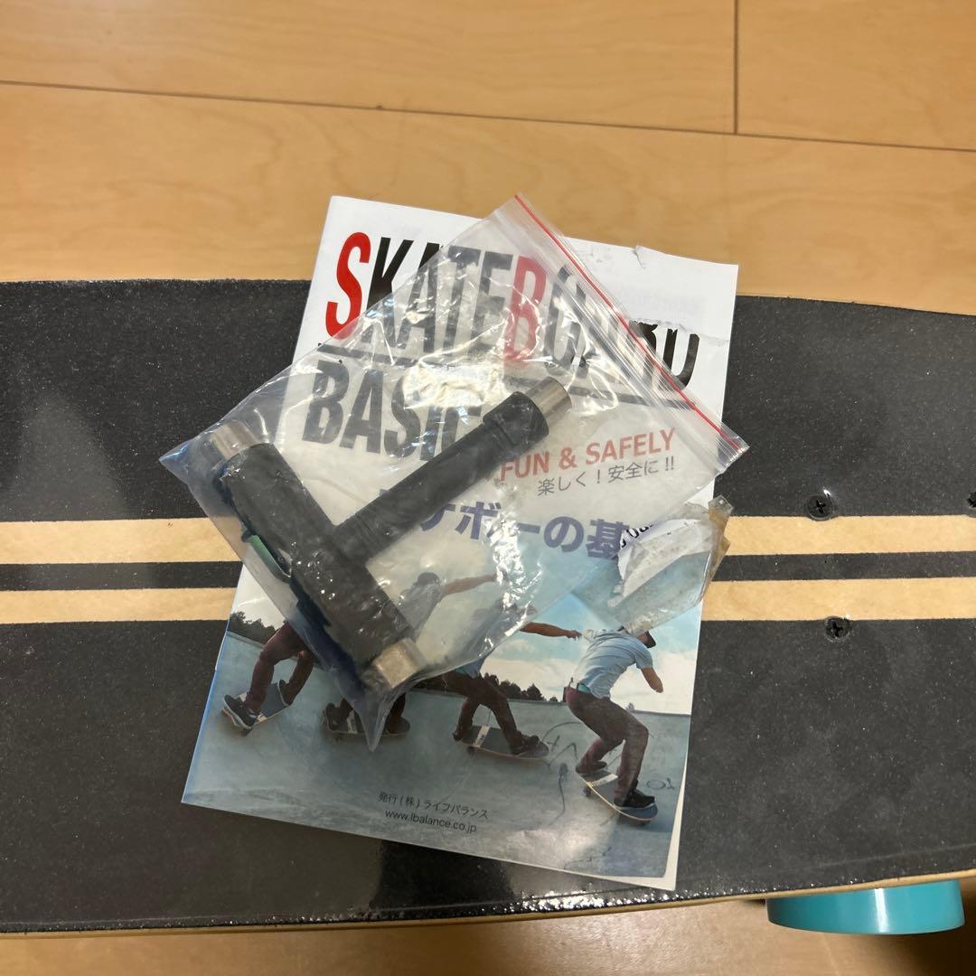 新品・未使用 スケートボード マニュアル＆アクセサリー付き 青ウィール