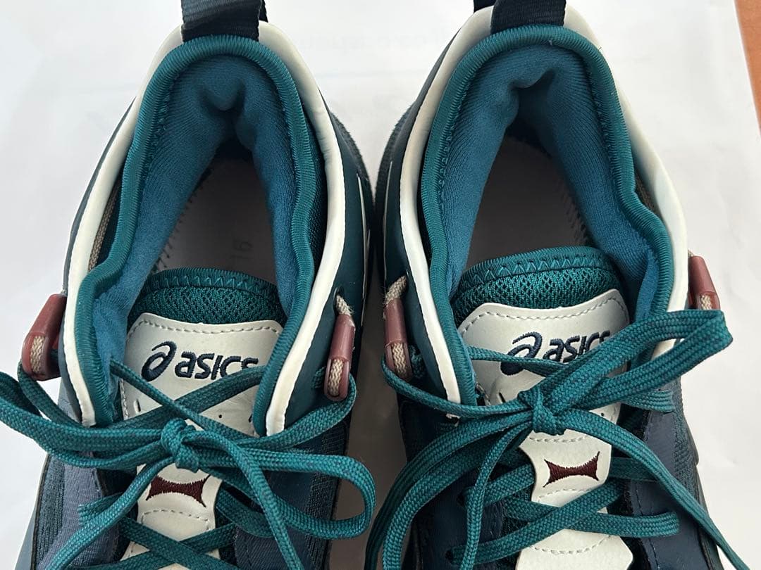 アシックス （ASICS）バッシュNOVA SURGE LOW 2 28.5cm