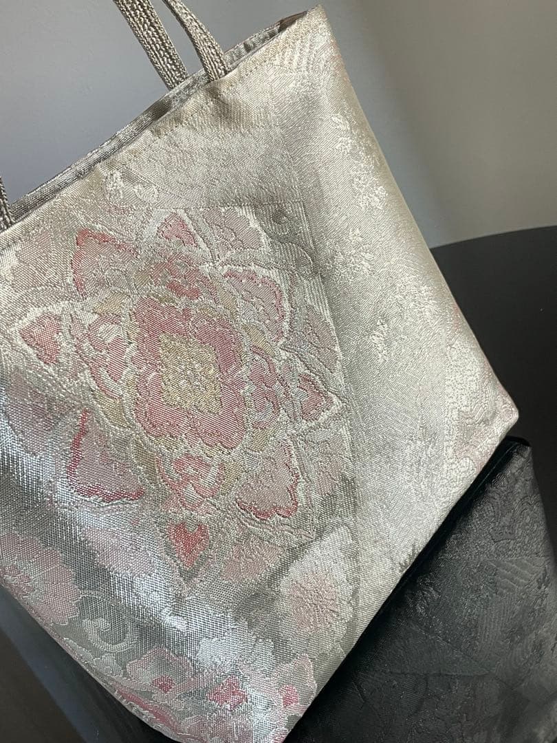 帯リメイクバッグ　九百織佐賀錦　ピンクの鳳凰と華文様　Mサイズ　和装バッグ