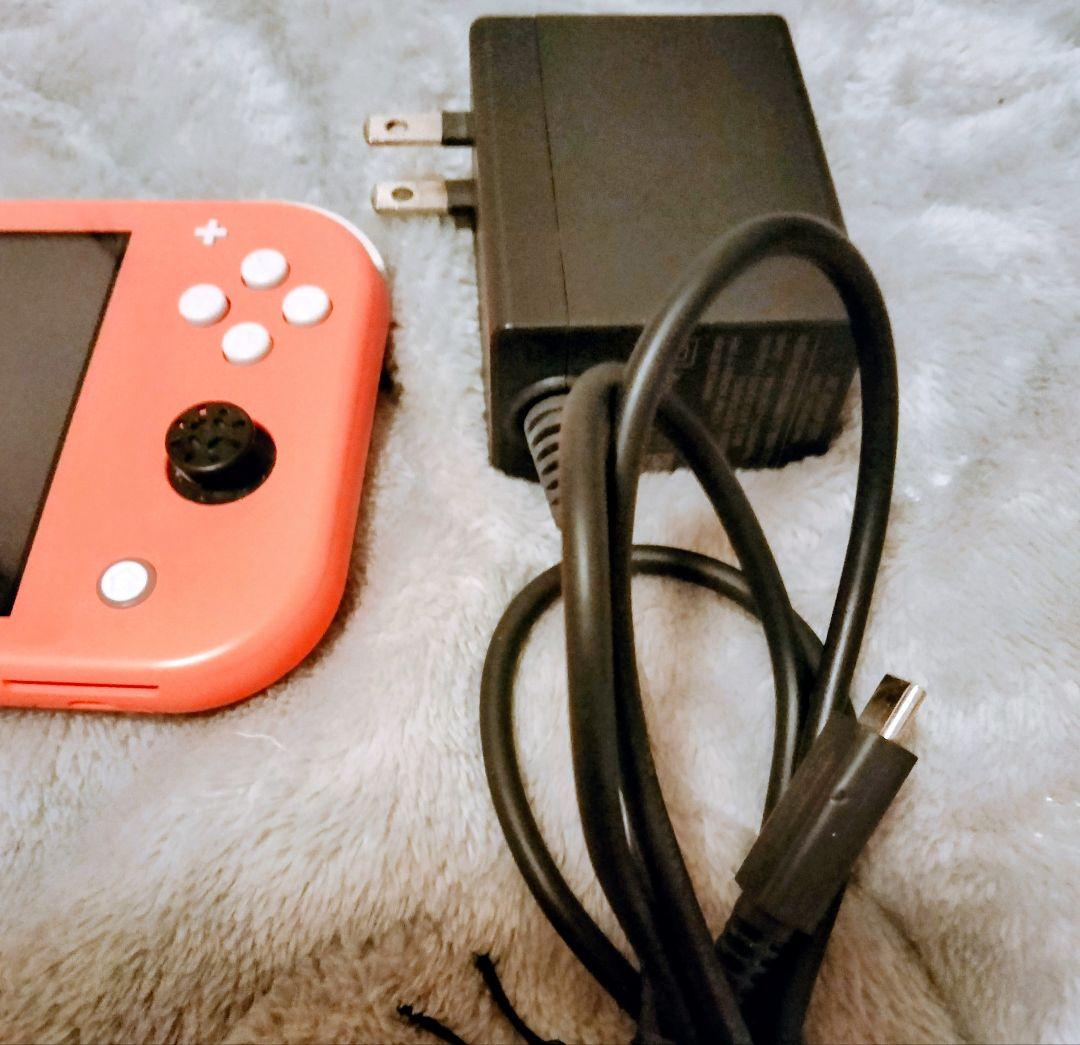 【中古美品】ニンテンドーSwitchLight【コーラルピンク】